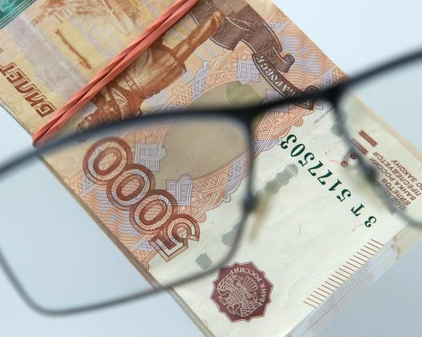 Аналитик объяснил, с чем связано падение официального курса рубля